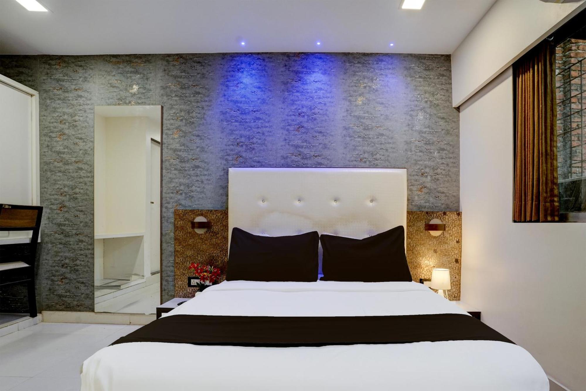 Hotel O Golden Star Мумбай Екстериор снимка