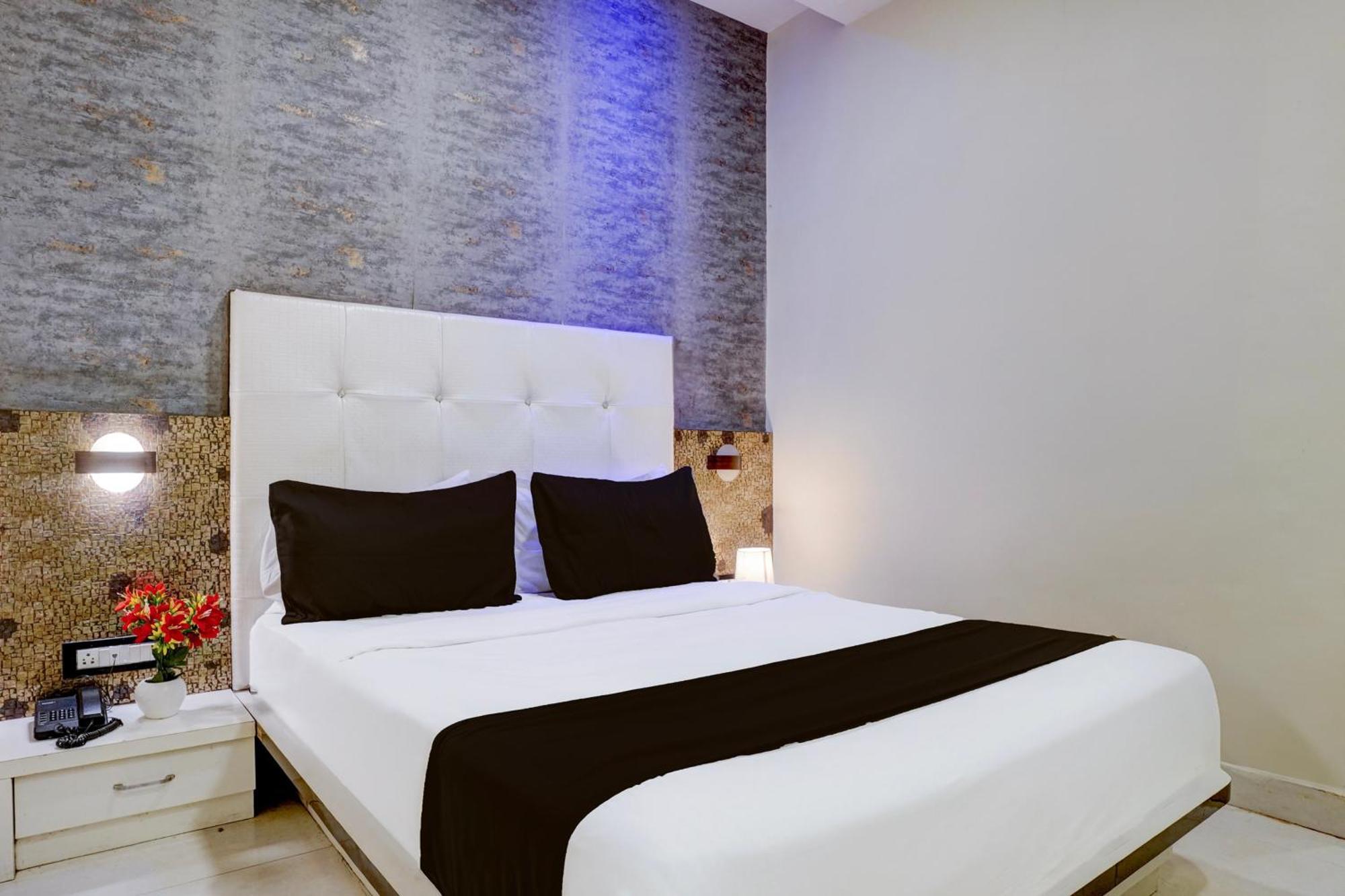 Hotel O Golden Star Мумбай Екстериор снимка