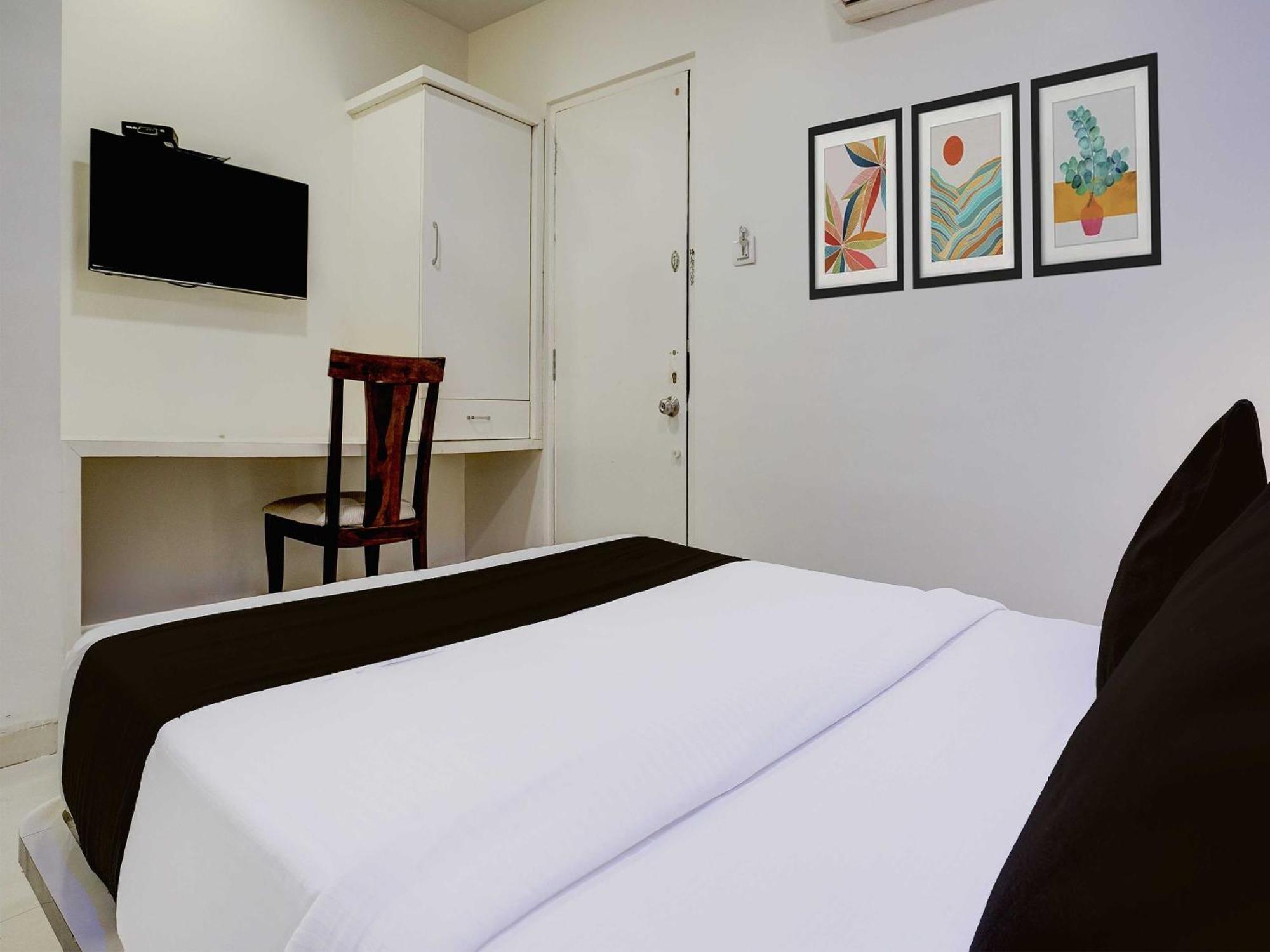 Hotel O Golden Star Мумбай Екстериор снимка
